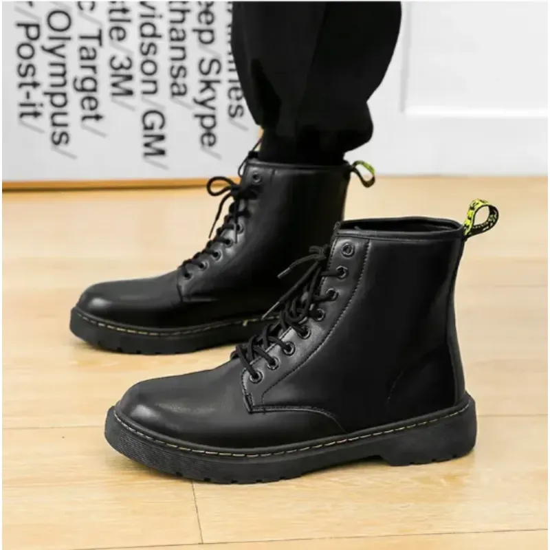 Men's boots with thick soles and classic lacing