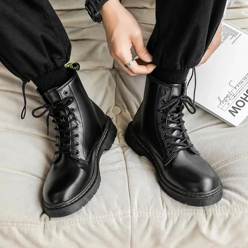 Men's boots with thick soles and classic lacing