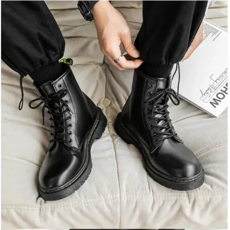 Men's boots with thick soles and classic lacing