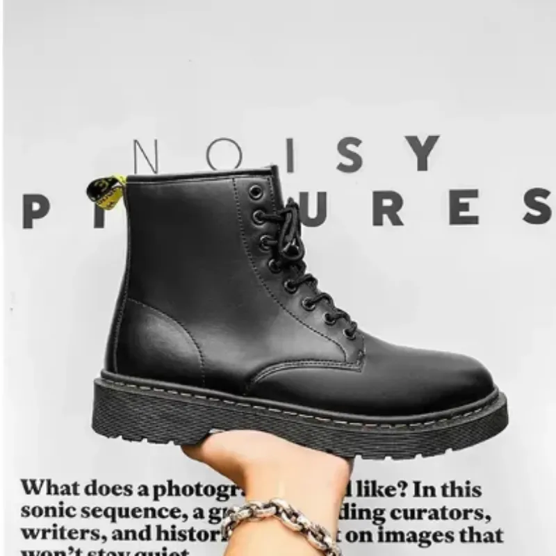 Men's boots with thick soles and classic lacing