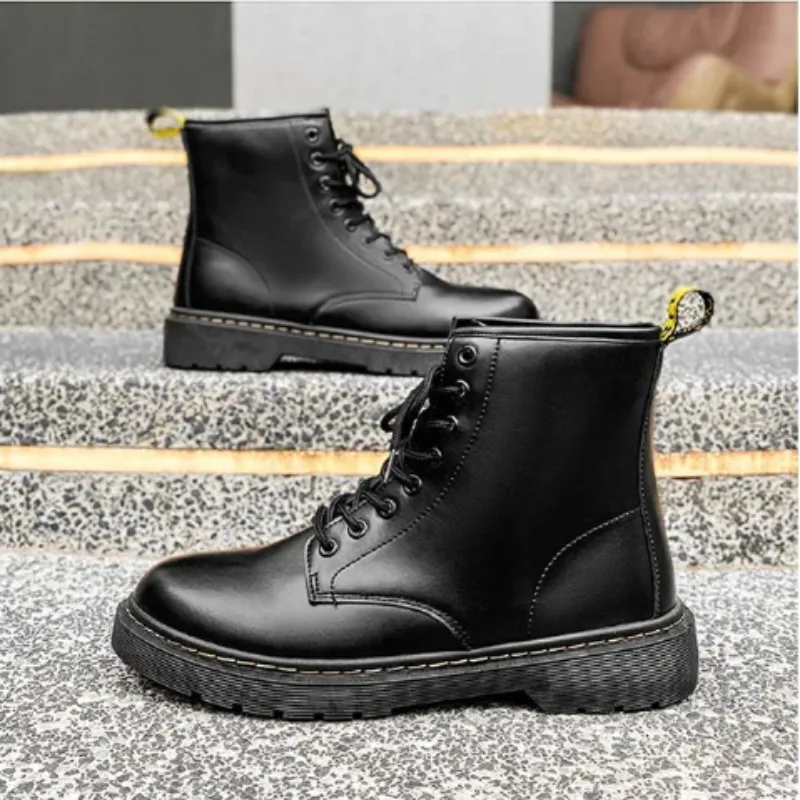 Men's boots with thick soles and classic lacing