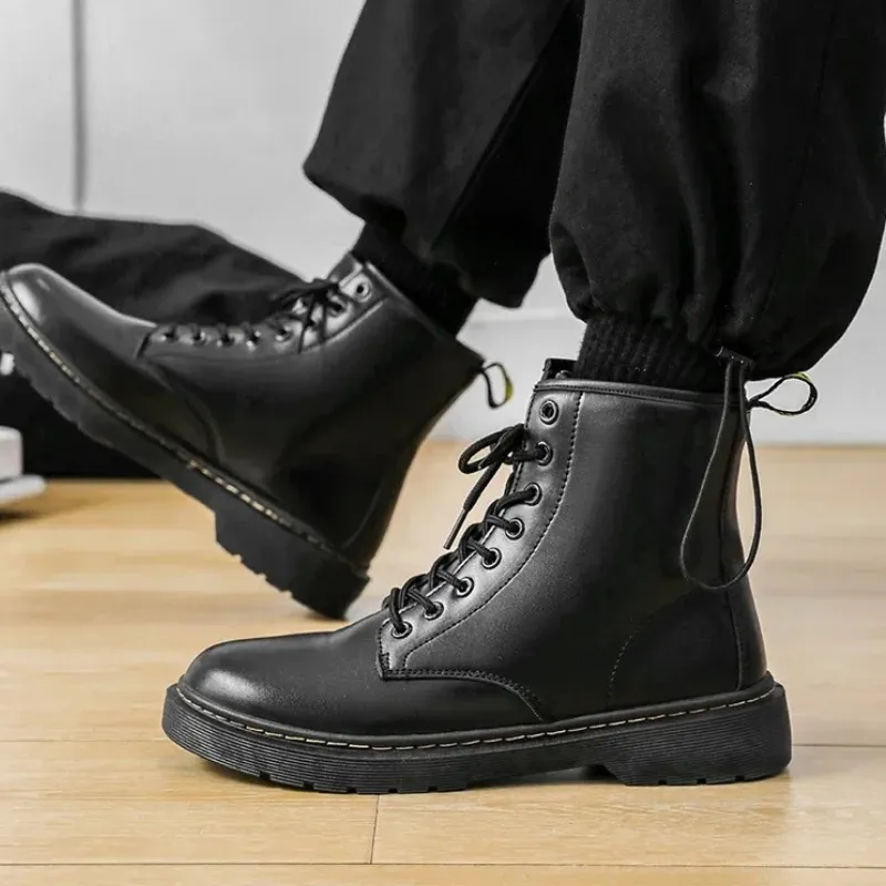 Men's boots with thick soles and classic lacing