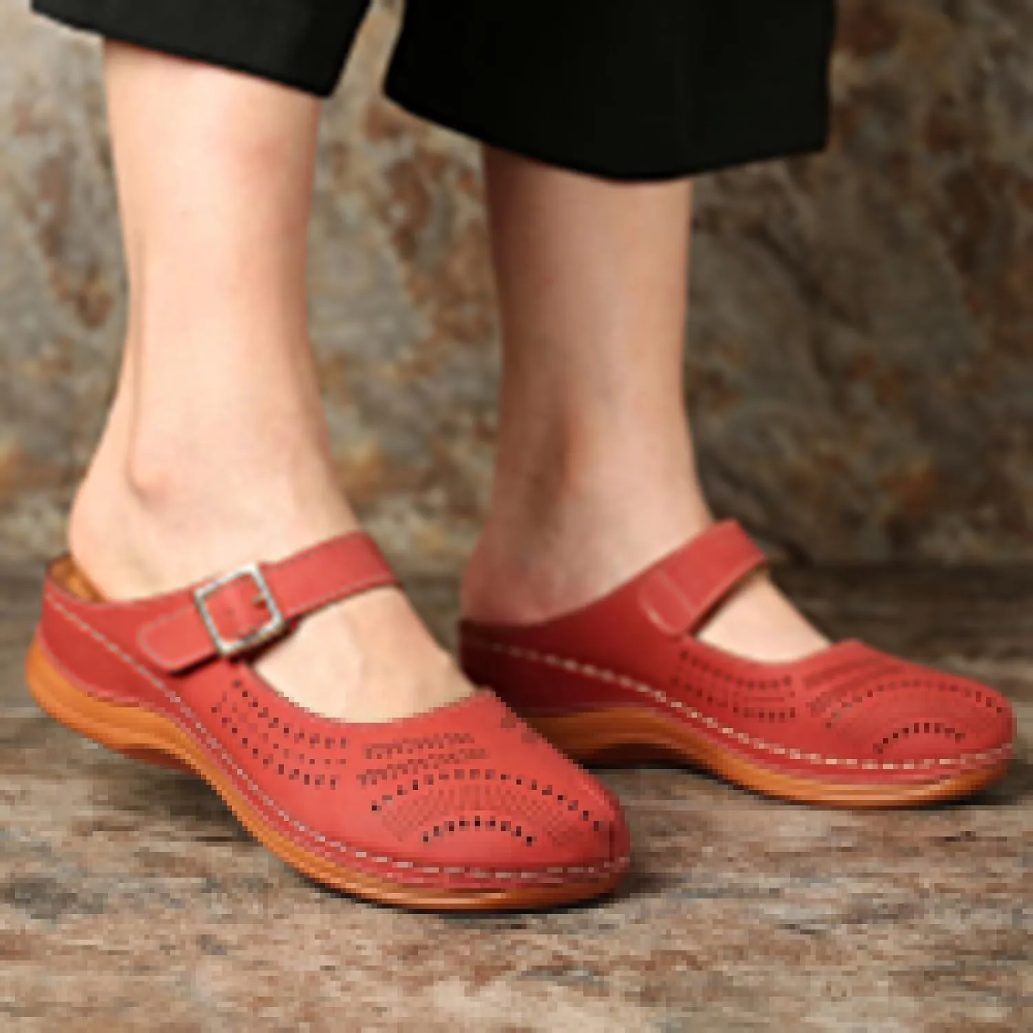 Orthopedic Slippers for Women Dressy Casual Comfort Summer Slippers Closed Toe Ankle Strap Metal Buckle Sandals Comfortable Orthotic Footwear Casual Walking Wedges