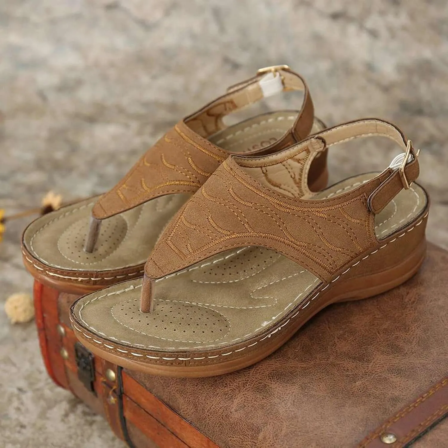 peqiut Casual Sandals Women Platform Arch Support Sandals for Women Slip On Flip Flops Casual Beach Sandals