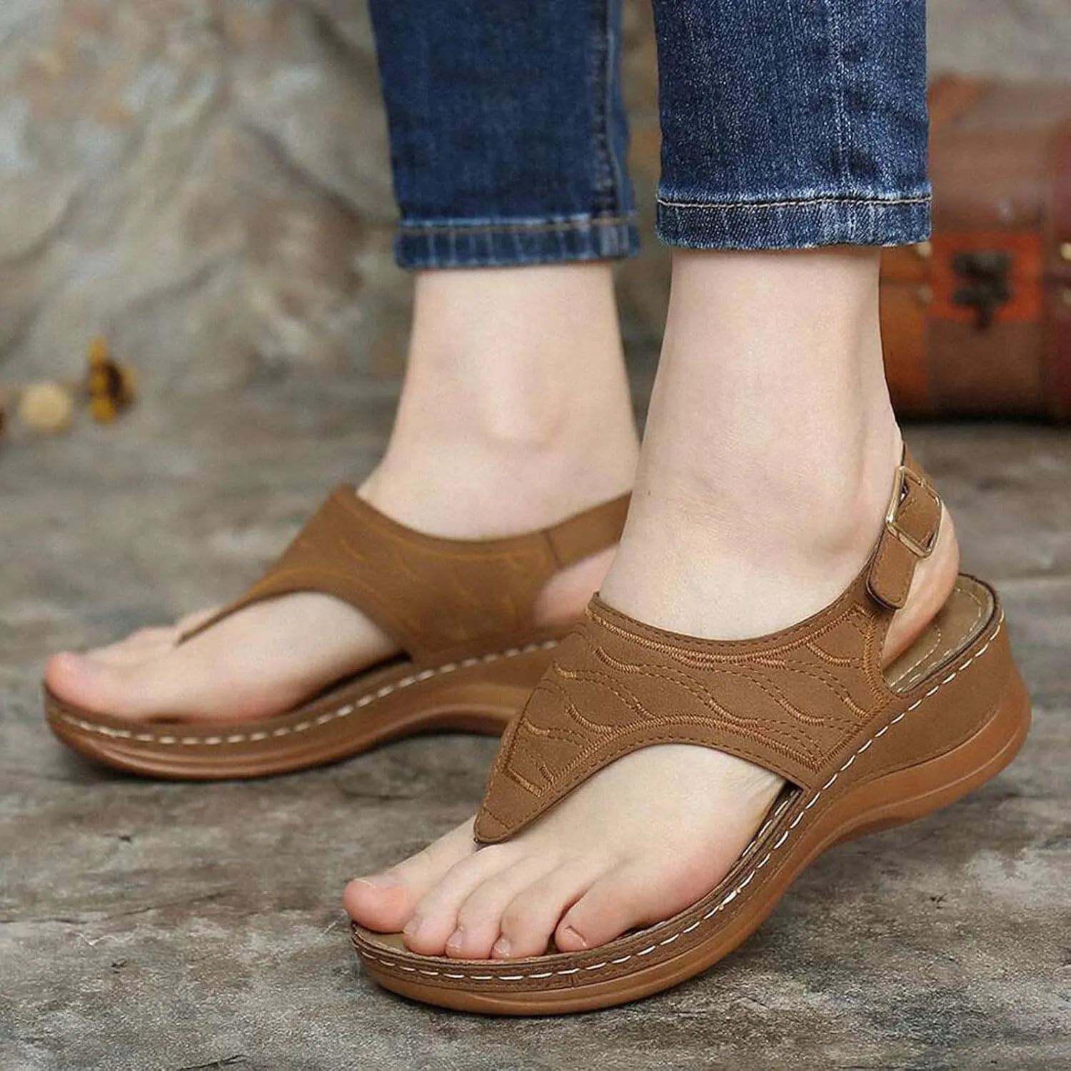 peqiut Casual Sandals Women Platform Arch Support Sandals for Women Slip On Flip Flops Casual Beach Sandals
