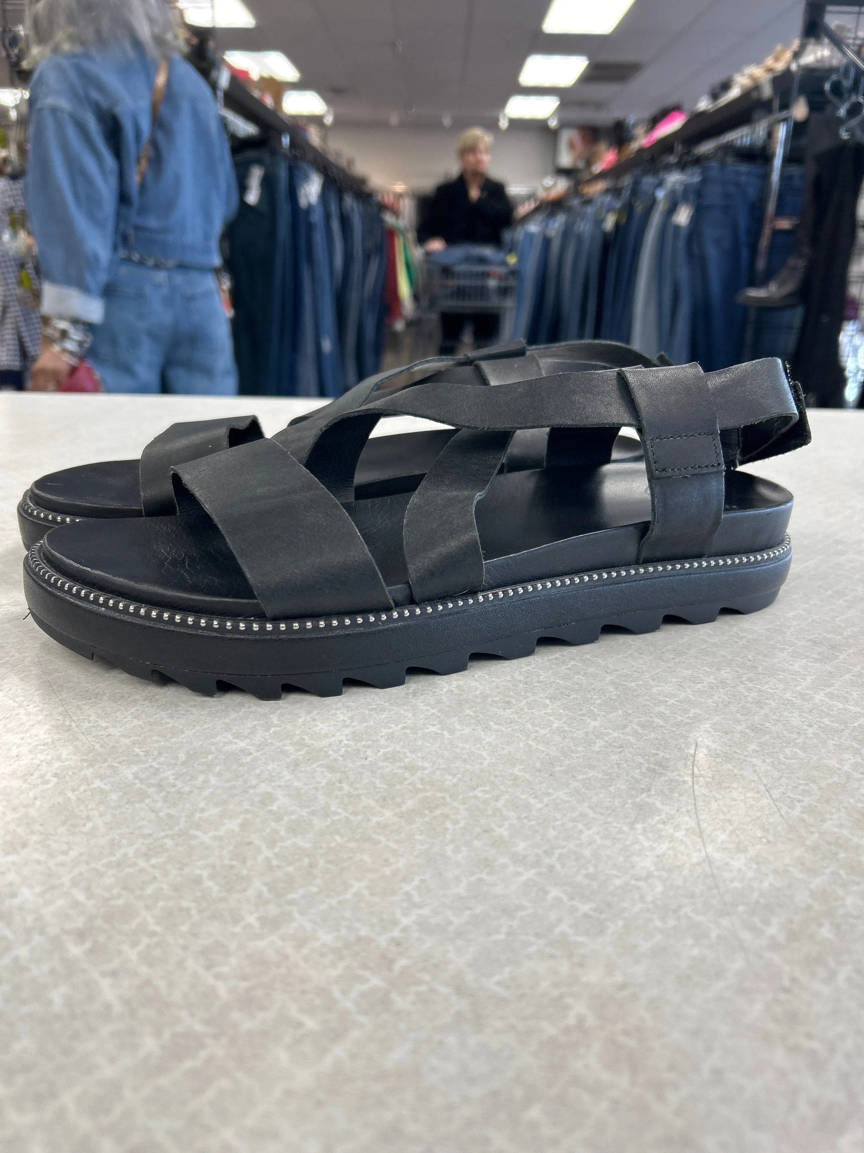 Sandals Flats By Sorel In Black, Size: 9