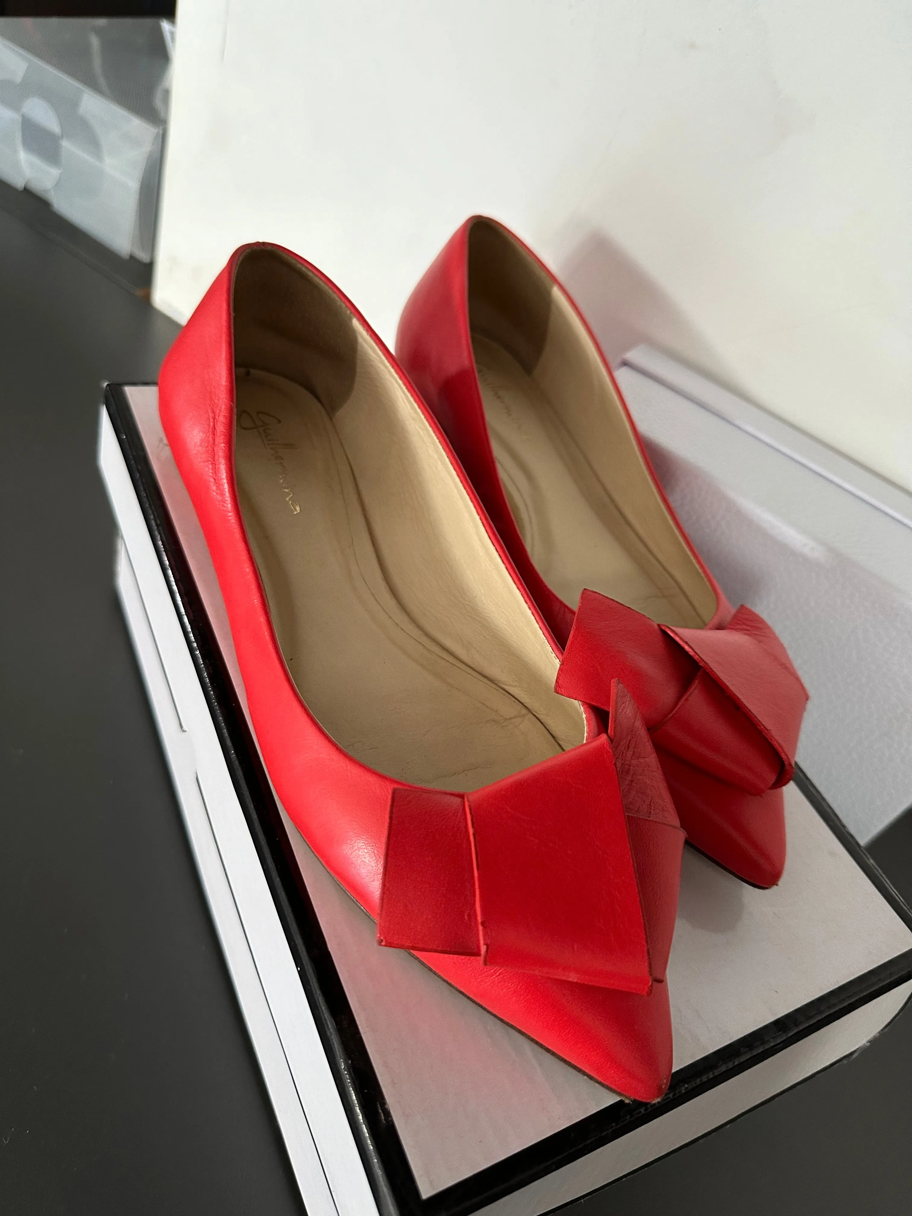 Socrati Cerise flats